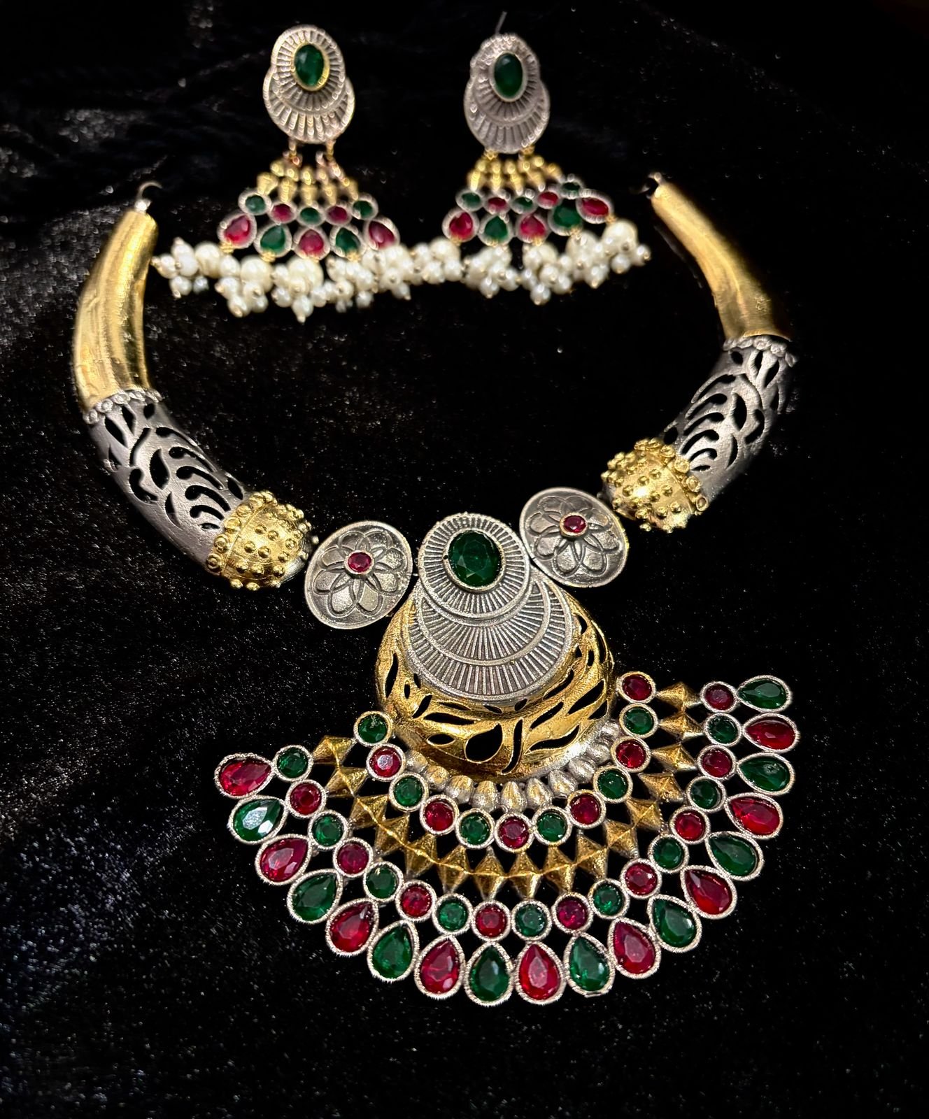 Hasli Necklace Set (Dual Tone)