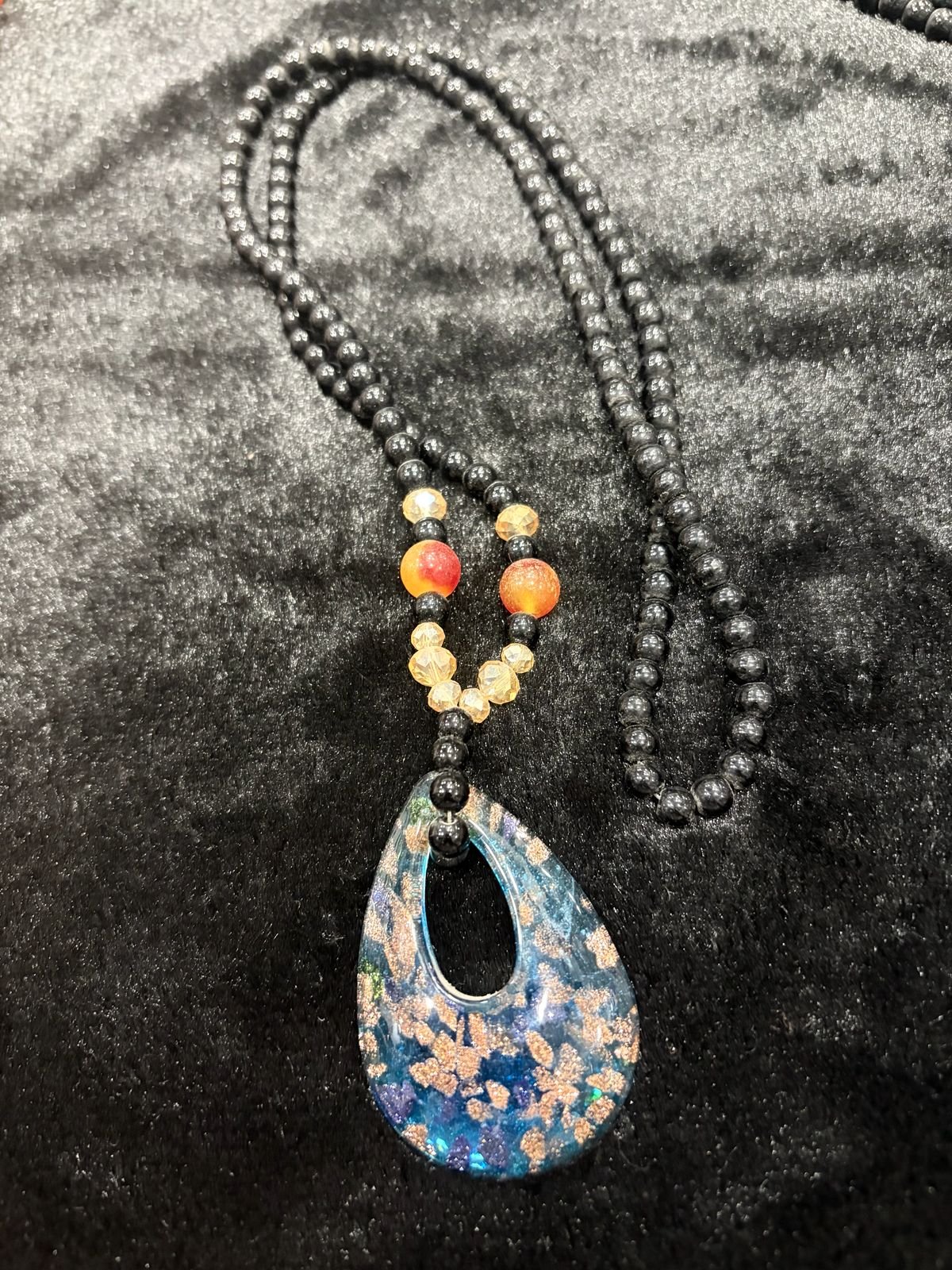 beads blue locket necklace